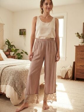 Retro Threads Mauve Floral Lace Trim Wide Leg Lounge Pants Small